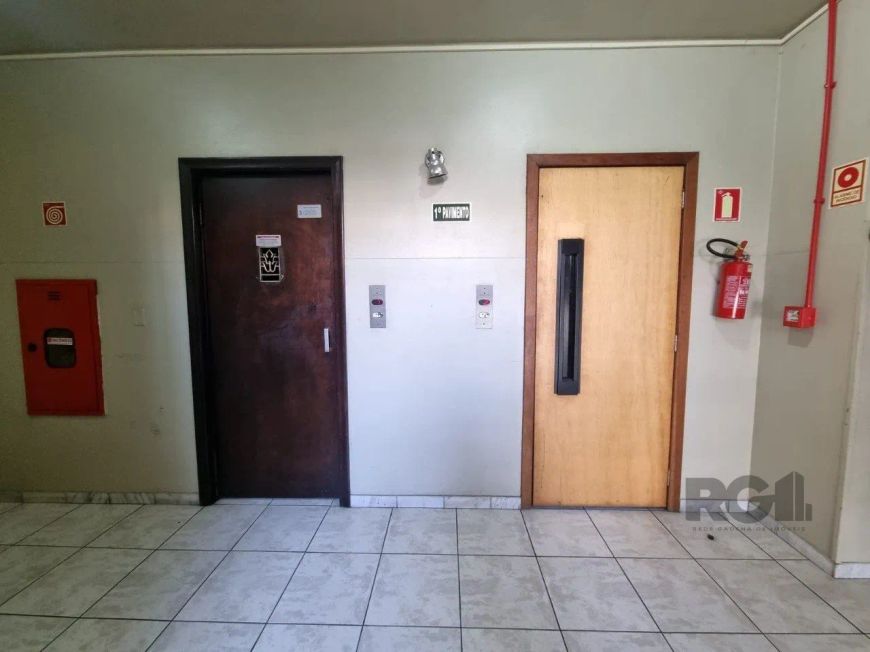 VENDA- Apartamento com 3 dormitórios, com pátio e sacada, 87m²- Bom Fim, Porto Alegre