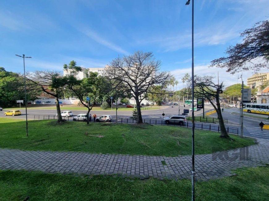 VENDA- Apartamento com 3 dormitórios, com pátio e sacada, 87m²- Bom Fim, Porto Alegre