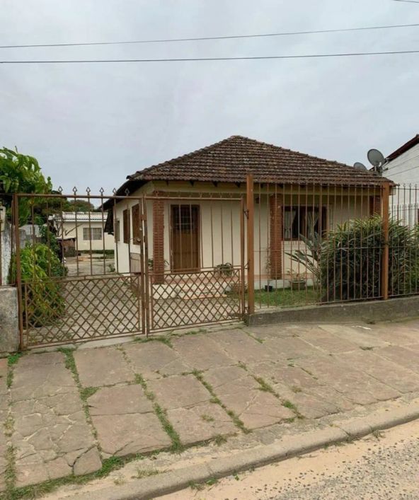 Casa em Rua Josué Costalunga - Cavalhada - Porto Alegre/RS