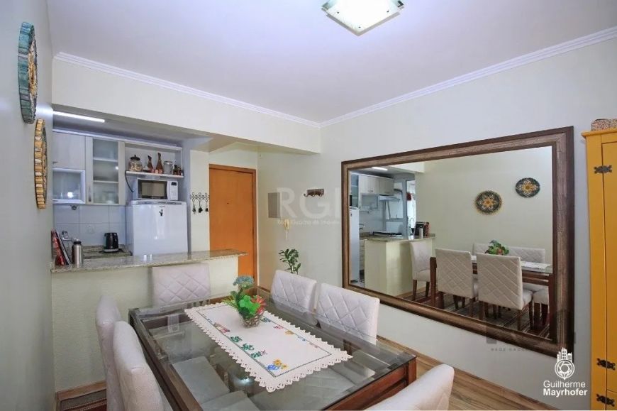 Ótimo apartamento no Condomínio Plaza Cristal, reformado, semi mobiliado, com 56m² privativos, de 2