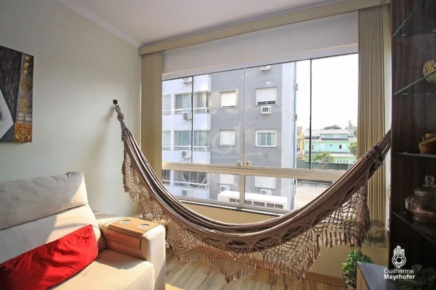 Ótimo apartamento no Condomínio Plaza Cristal, reformado, semi mobiliado, com 56m² privativos, de 2