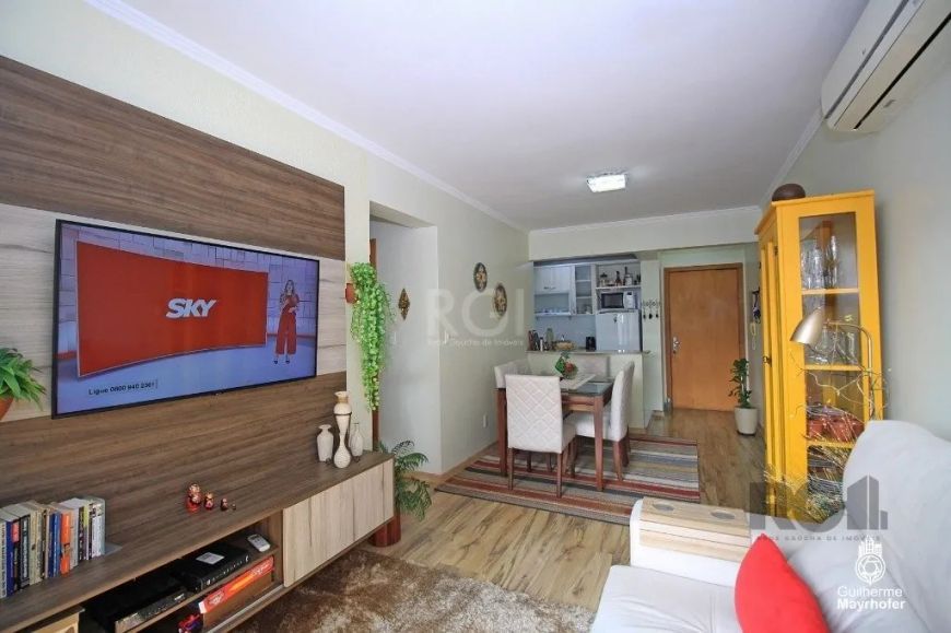 Ótimo apartamento no Condomínio Plaza Cristal, reformado, semi mobiliado, com 56m² privativos, de 2