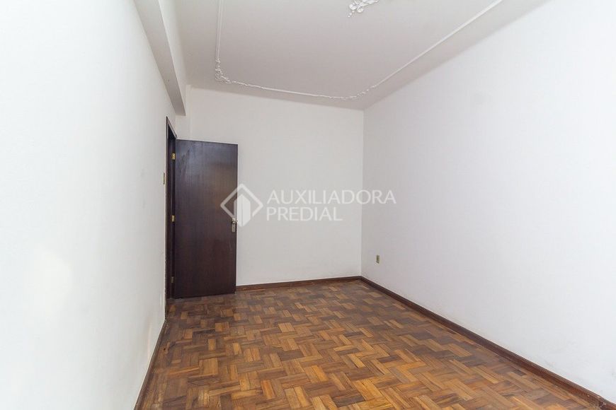 Apartamento à venda no Centro Histórico com 71 m² e 2 dormitórios/quartos disponíveis.