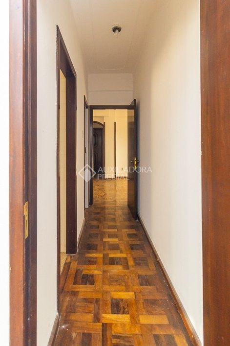 Apartamento à venda no Centro Histórico com 71 m² e 2 dormitórios/quartos disponíveis.