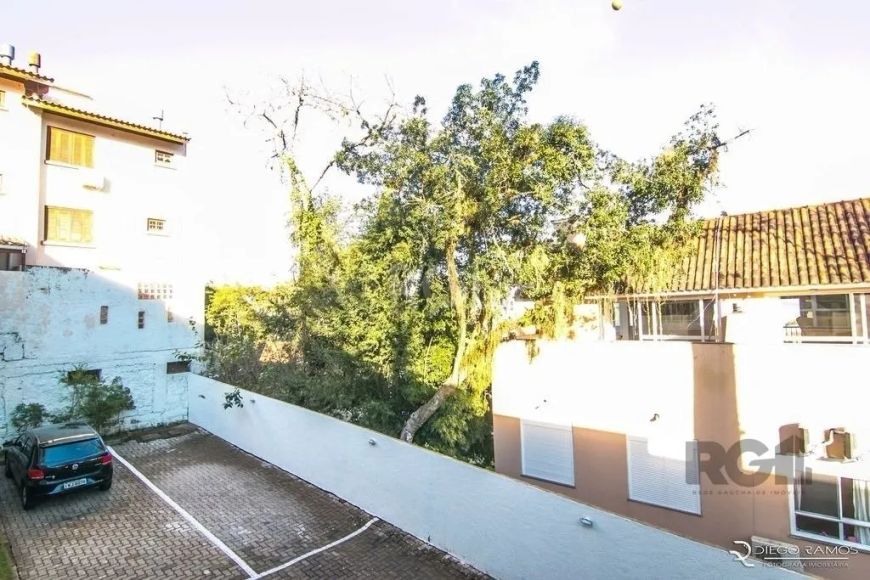Ótimo sobrado estilo Loft em condomínio fechado, na zona sul, com 81m² privativos, de 1 dormitório.