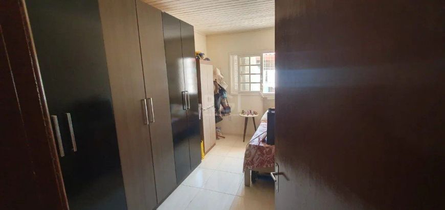Casa para Venda - 75m², 2 dormitórios, 1 vaga - Hípica