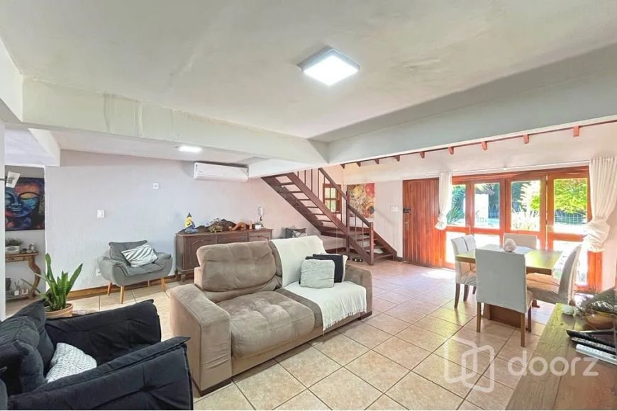 Imóvel na Dea Coufal com 4 dormitórios e 220m²