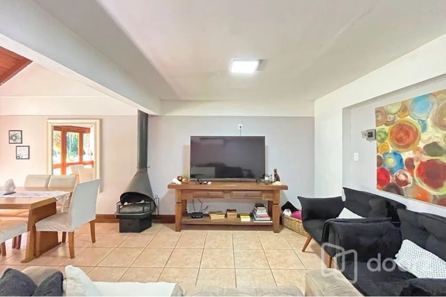 Imóvel na Dea Coufal com 4 dormitórios e 220m²