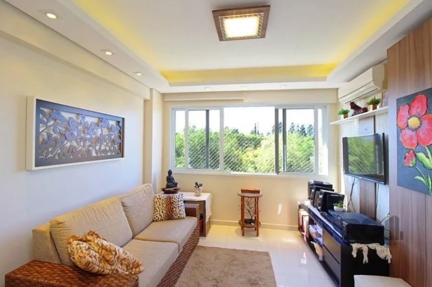 Excelente apartamento de 50m² com 2 dormitórios (1 transformado em closet), living para dois ambient