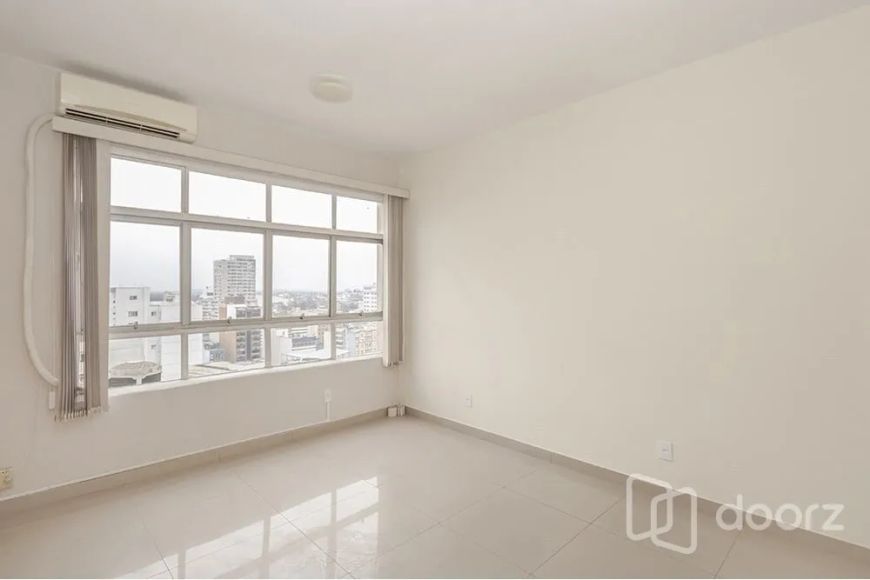 Salas/Conjuntos em Centro Histórico com 47 m² .