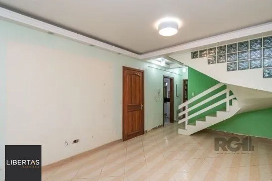 Casa Condominio no bairro Guarujá de 3 dormitórios 1 vaga DESOCUPADA