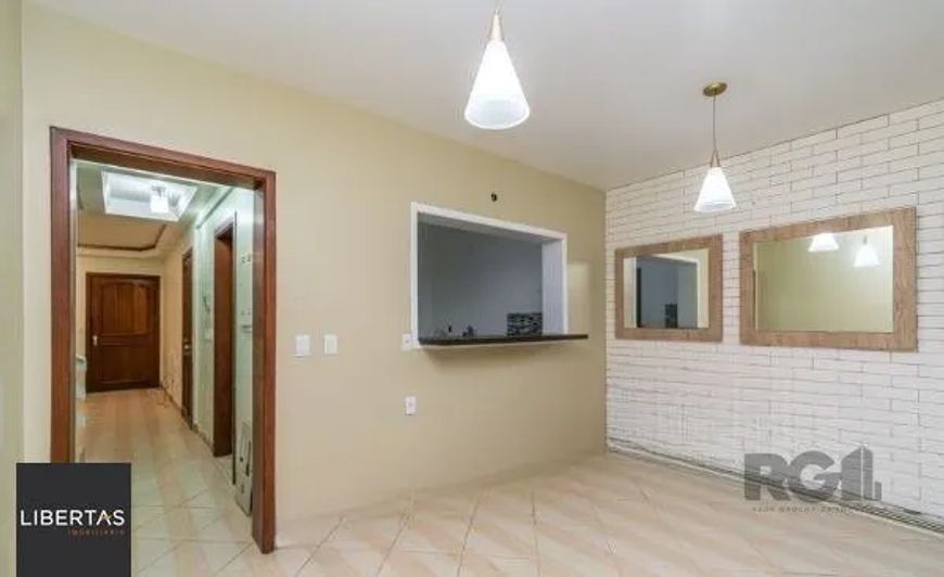 Casa Condominio no bairro Guarujá de 3 dormitórios 1 vaga DESOCUPADA