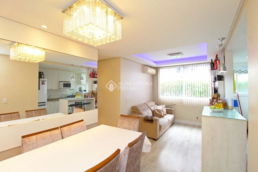 Apartamento de 2 dormitórios na Cavalhada.