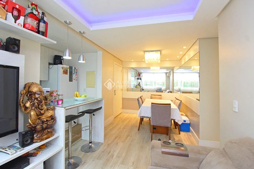 Apartamento de 2 dormitórios na Cavalhada.