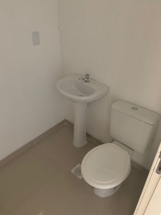 PARCELO DIRETO EM 60 vezes - Sala Comercial com 26 m2 priv. TODA REFORMADA