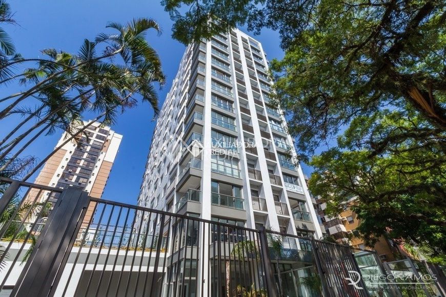 Apartamento para venda tem 105 metros quadrados com 3 quartos em Menino Deus - Porto Alegre - RS