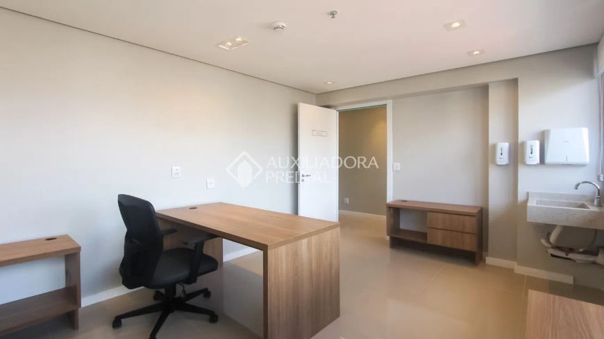 Sala comercial para consultório médico pronta.