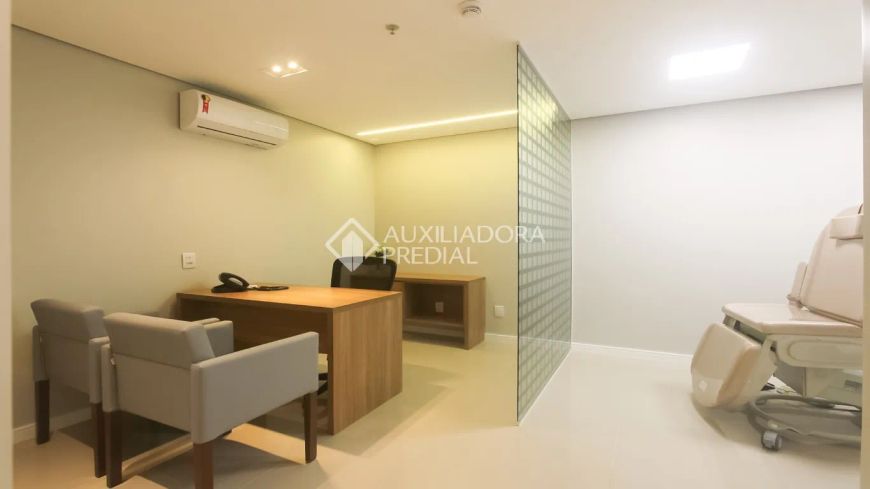 Sala comercial para consultório médico pronta.