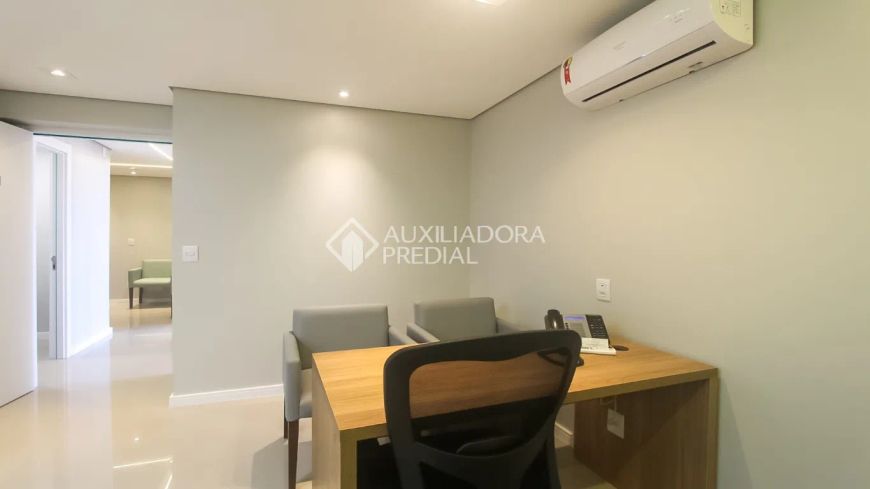 Sala comercial para consultório médico pronta.