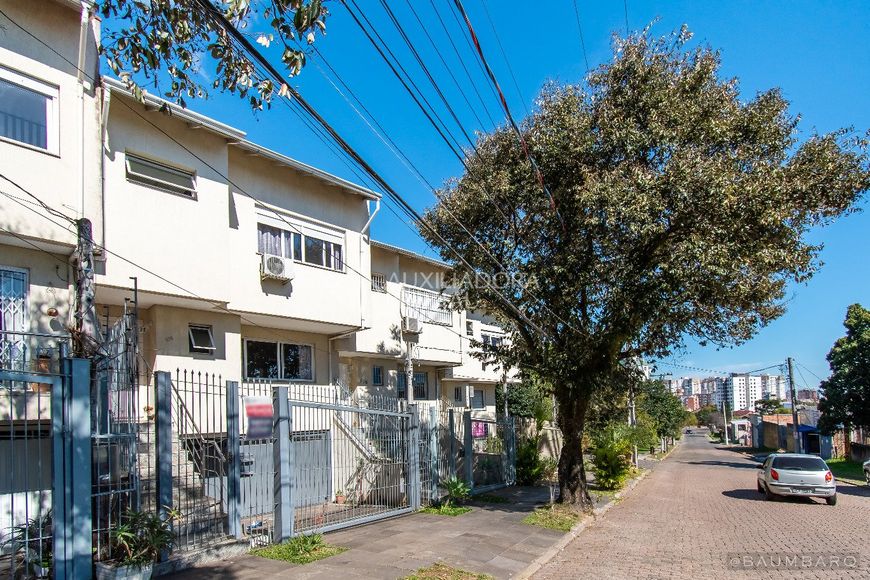 Sobrado de 3 dormitórios 1 suite, com 170 metros privativos.