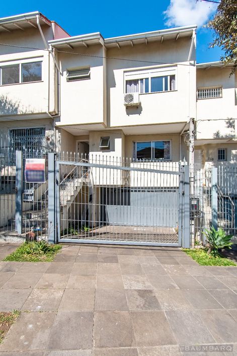 Sobrado de 3 dormitórios 1 suite, com 170 metros privativos.