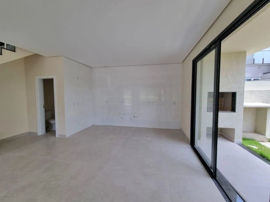 Sobrado com 145m² 03 Dormitórios Bairro Hípica