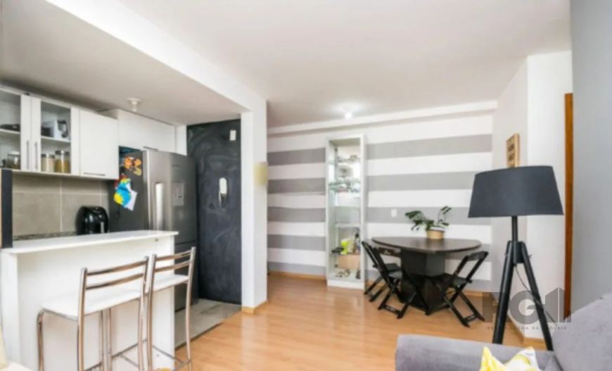 Excelente apartamento de 2 dormitórios, sendo um deles uma confortável suíte. Com 61,56m² privativos