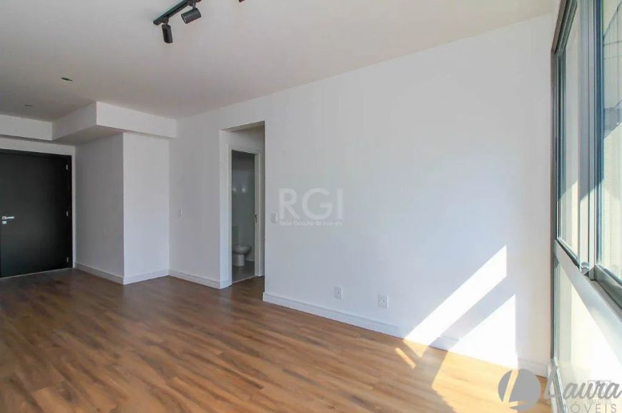 Apartamento para Venda - 71m², 2 dormitórios, sendo 1 suites, 1 vaga - Centro Hi