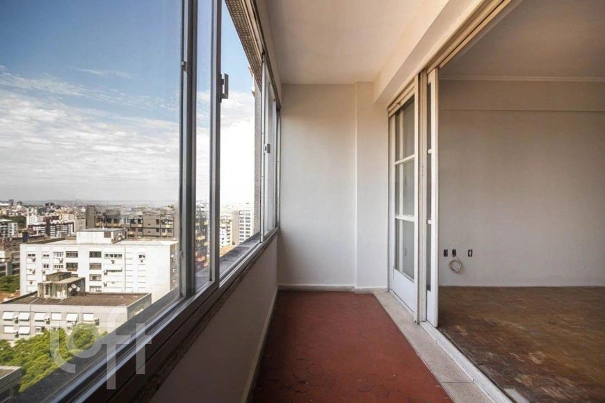 Imóvel para venda possui 164 m2, com 3 quartos, 1 vaga em Independência - Porto Alegre - RS