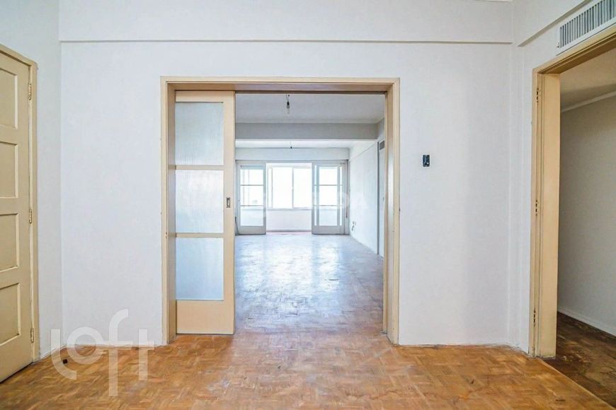 Imóvel para venda possui 164 m2, com 3 quartos, 1 vaga em Independência - Porto Alegre - RS