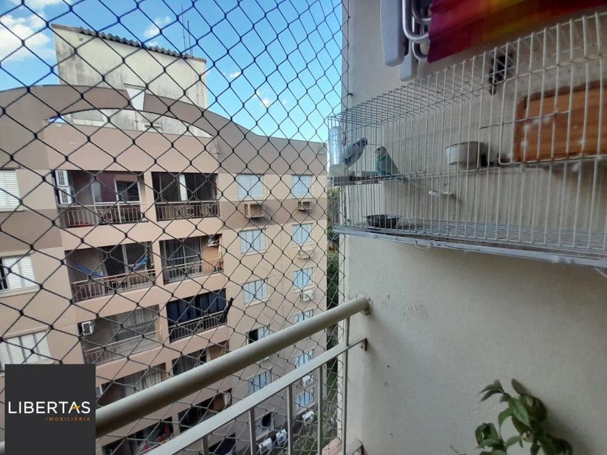 Apartamento de dois quartos e uma vaga de garagem em condomínio com infraestrutu