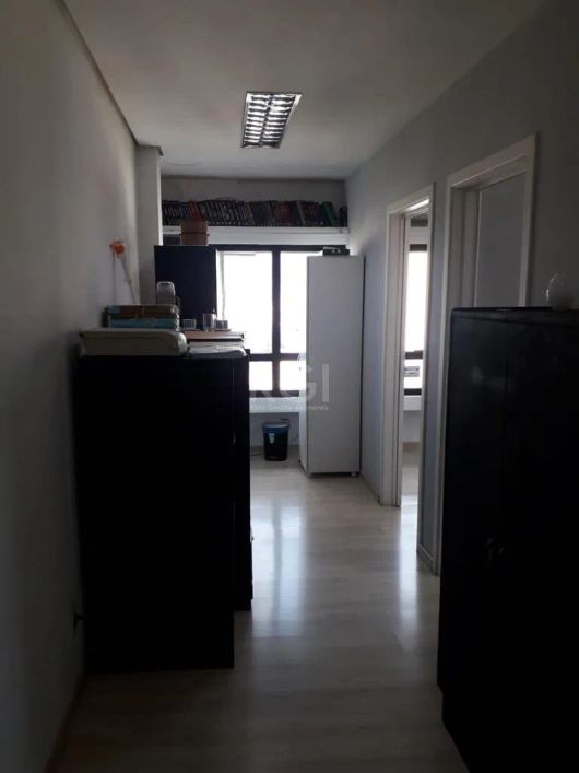 Sala comercial com 62,35 m².O bairro Rio Branco em Porto Alegre está próximo aos bairros, Auxiliador