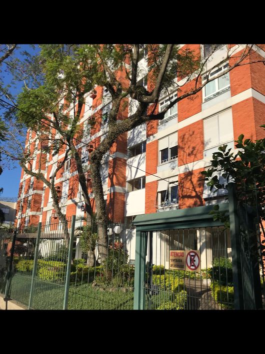 Apartamento 2 dormitórios, com 120 m2. Aceito imóvel menor valor no bairro.