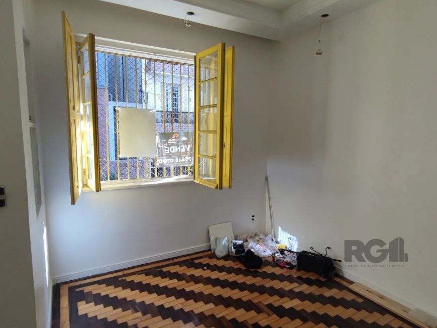 Casa toda reformada com 125m² privativos, em ponto alto e nobre (à prova de enchente) do centro hist