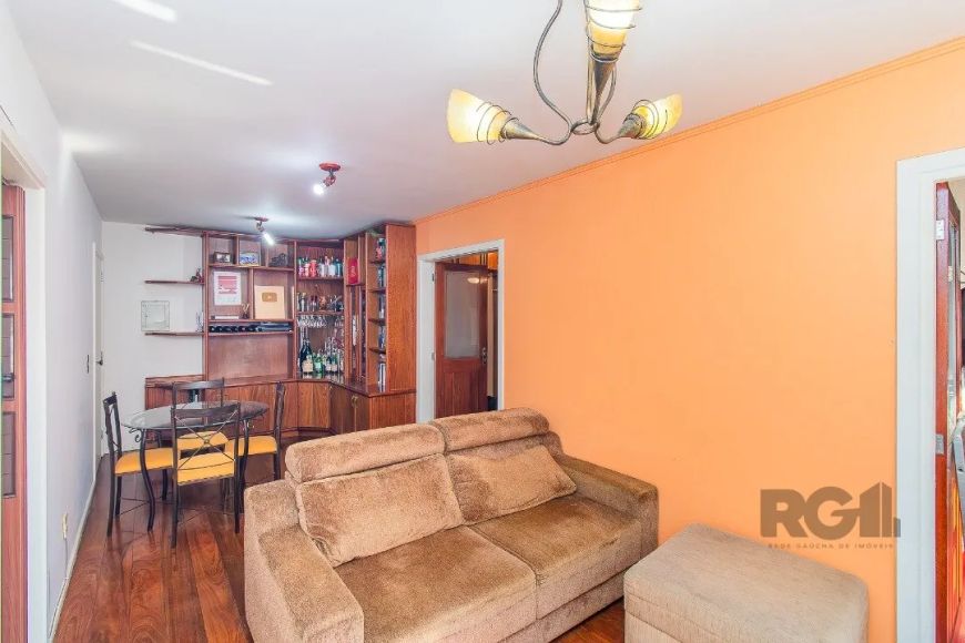Apartamento com 72 m2 privativos, com uma suite, sacada integrada , e espaço com churrasqueira e hid