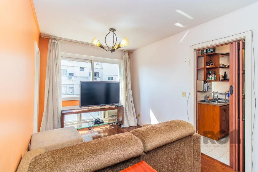 Apartamento com 72 m2 privativos, com uma suite, sacada integrada , e espaço com churrasqueira e hid
