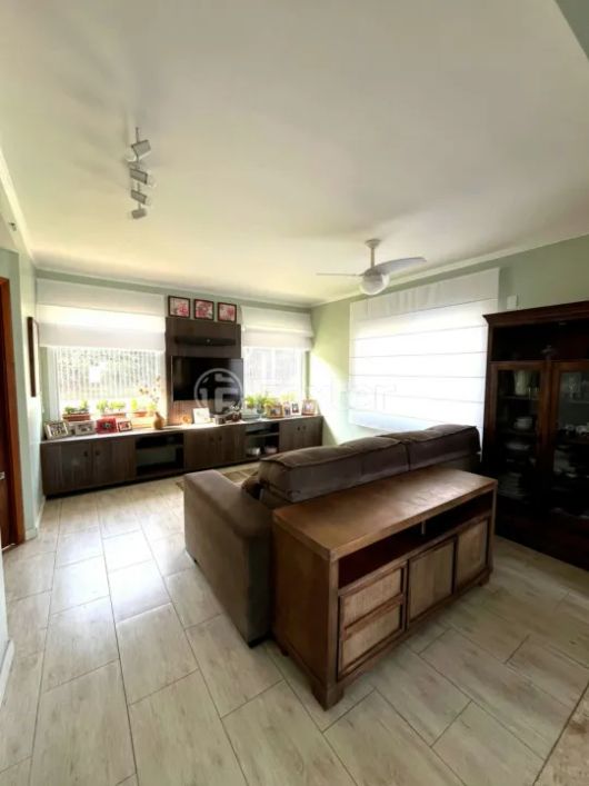 Casa à venda Rua Henrique Anawate, Guarujá - Porto Alegre