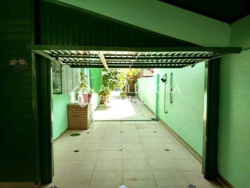 Excelente casa na zona sul de Porto Alegre no bairro Guarujá, próximo ao Clube do Professor Gaúcho