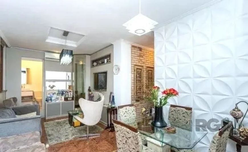 Ótimo apartamento no Centro, próximo da Praça XV de Novembro, com 65m² privativos, semi mobiliado, d