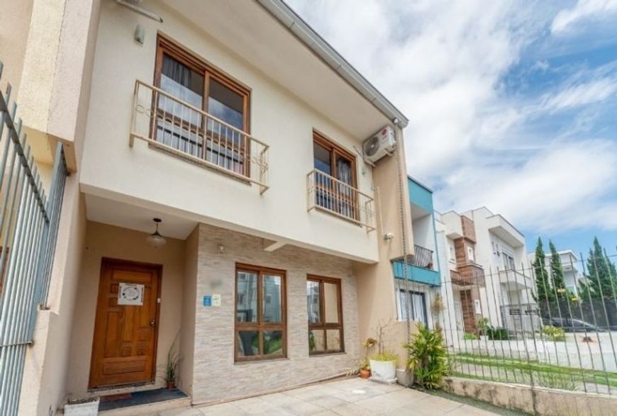 LINDO SOBRADO 3 DORMIT SUÍTE SÓTÃO E PISCINA AQUECIDA