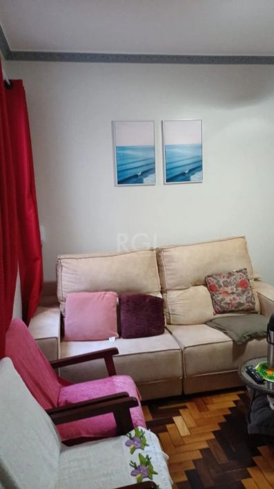 Apartamento 2 dormitórios de frente, dois banheiros, sala, cozinha, área de serviço, sacada de frent