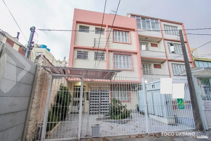 Apartamento bairro Santana, Porto Alegre/RS, desocupado, térreo