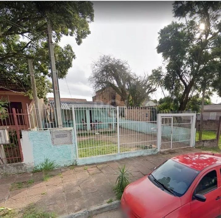 Casa para Venda - 482m², 3 dormitórios, 3 vagas - Camaquã, Porto Alegre