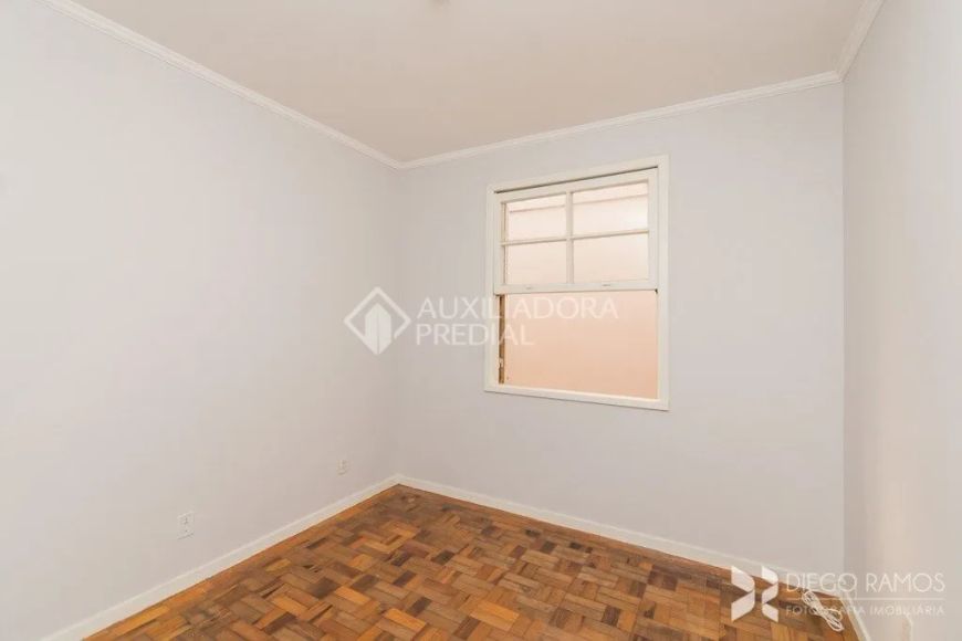 APARTAMENTO 2 QUARTOS COM DEPEN NA DEMETRIO RIBEIRO CENTRO