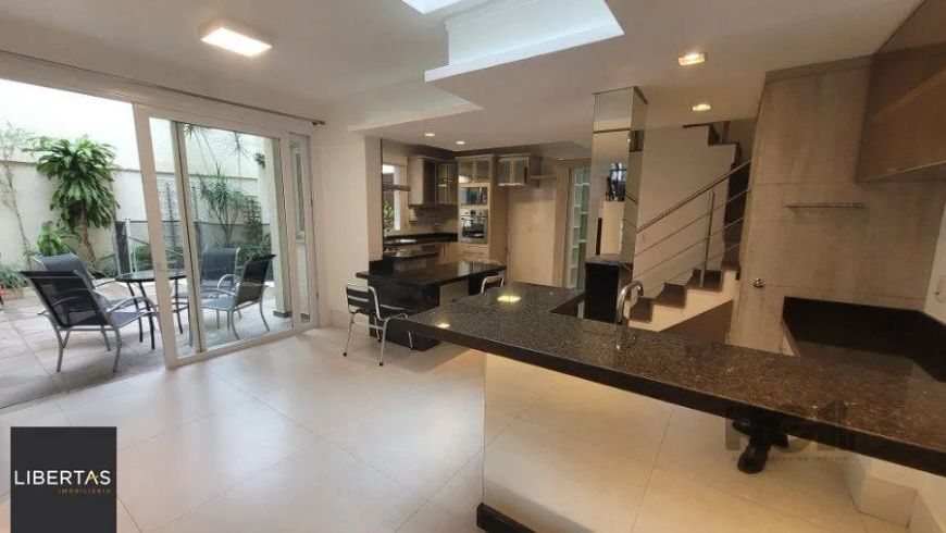 Venda, casa com 3 dormitórios, sendo 2 suítes, opção para 4º dormitório, 4 vagas