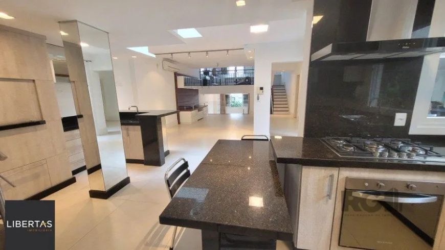 Venda, casa com 3 dormitórios, sendo 2 suítes, opção para 4º dormitório, 4 vagas