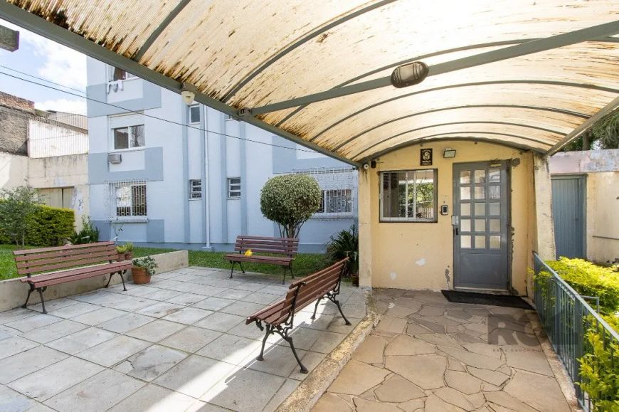 Apartamento Garden no bairro PartenonApartamento térreo com amplo jardim privativo, dois quartos, um