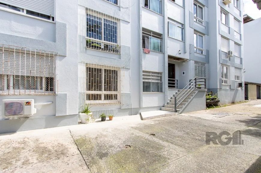 Apartamento Garden no bairro PartenonApartamento térreo com amplo jardim privativo, dois quartos, um