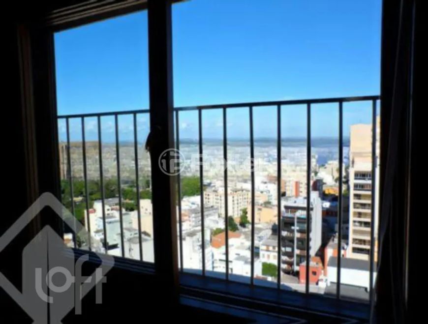 Apartamento à venda Rua Duque de Caxias, Centro Histórico - Porto Alegre