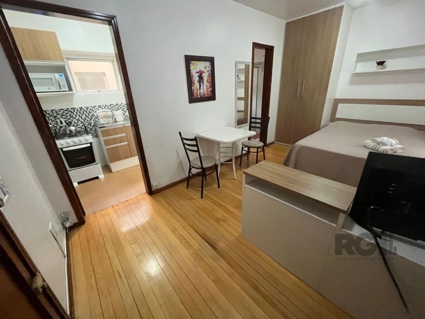 Apartamento de um quarto, sala, cozinha e banheiro social no Centro Histórico de Porto Alegre. Apart